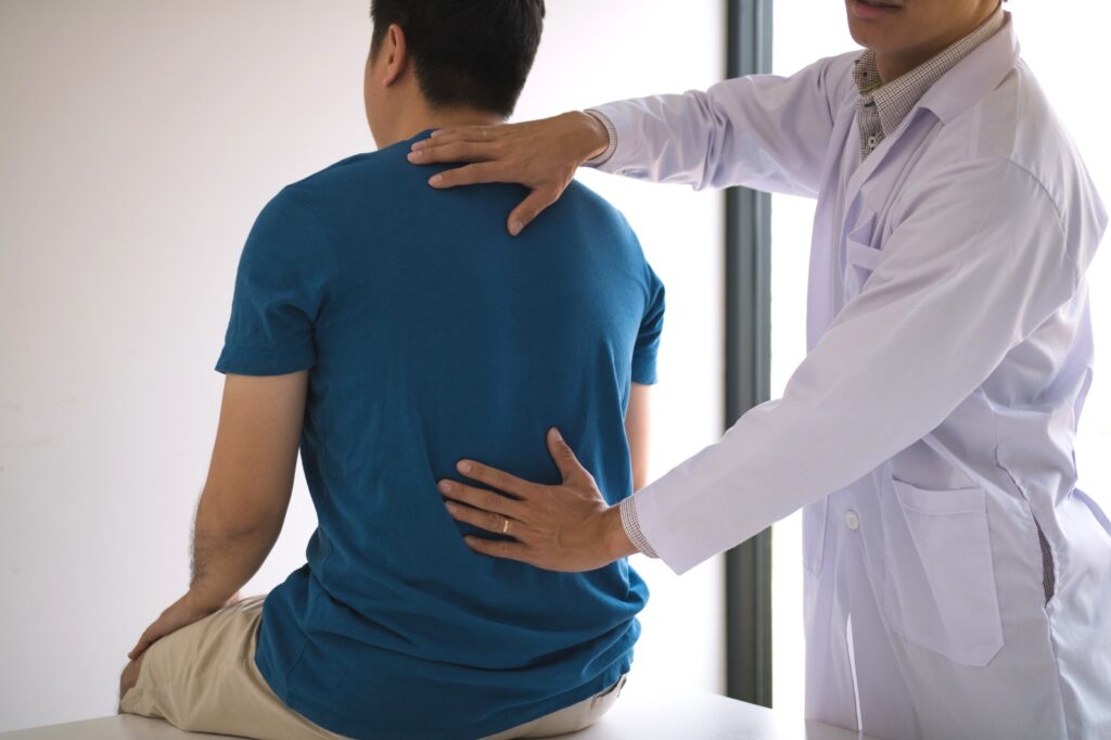 upper left back pain doctor in Indore, upper left back pain treatment in Indore